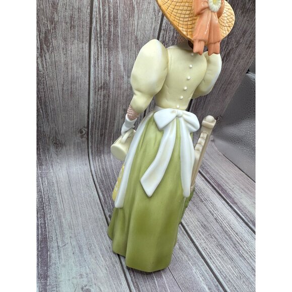 Avon Sales Achievement Award Figurine 2008 Presidents Club Mrs Albee - Picture 10 of 11